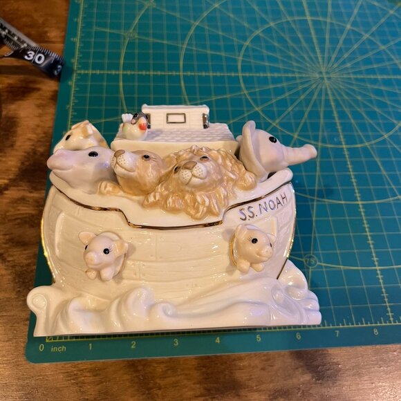 Noah’s Ark by Lenox Piggy Bank Baby Shower Nursery - Picture 8 of 11